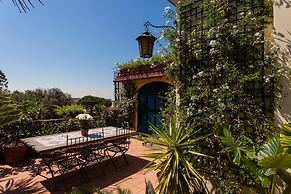 Treasurerome Daphne Terrace Suite 2BR