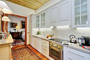 Treasurerome Daphne Terrace Suite 2BR