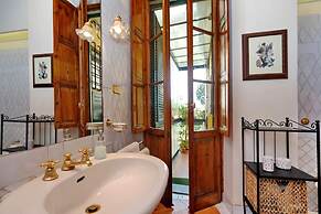 Treasurerome Daphne Terrace Suite 2BR