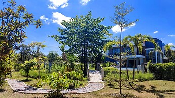 Isan Golf & Adventure Hotel