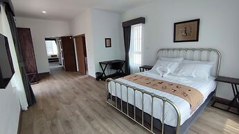 Isan Golf & Adventure Hotel