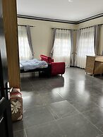 Inviting 9-bed Villa in Kampala