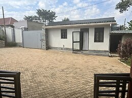 Inviting 9-bed Villa in Kampala