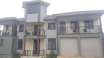 Inviting 9-bed Villa in Kampala