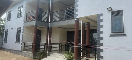 Inviting 9-bed Villa in Kampala