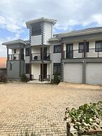 Inviting 9-bed Villa in Kampala