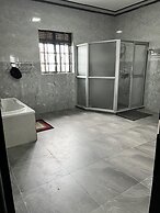 Inviting 9-bed Villa in Kampala