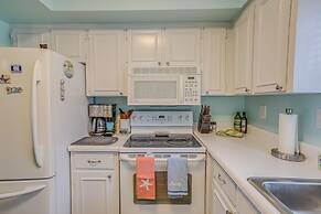 North Myrtle Beach Townhome ~ 1 Mi to Beach!