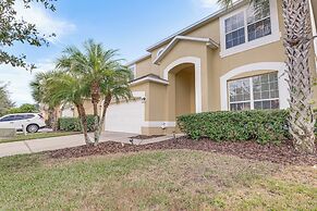 7 Mi to Disney: Kissimmee Home w/ Pool & Hot Tub!
