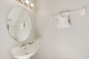 7 Mi to Disney: Kissimmee Home w/ Pool & Hot Tub!