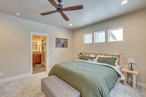 All-season Cabin: Hot Tub & Sauna in Donnelly