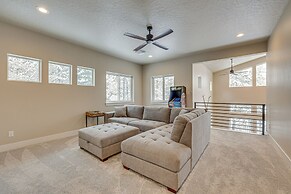 All-season Cabin: Hot Tub & Sauna in Donnelly