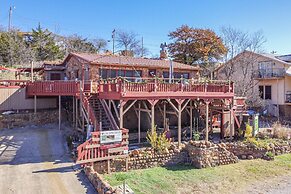 Medicine Park Getaway: Kayaks, Deck & Mtn Views!