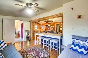 Medicine Park Getaway: Kayaks, Deck & Mtn Views!