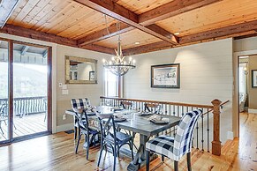 Mountain-view Georgia Cabin w/ 2 Decks