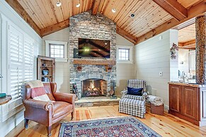 Mountain-view Georgia Cabin w/ 2 Decks