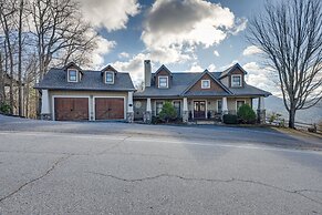 Mountain-view Georgia Cabin w/ 2 Decks