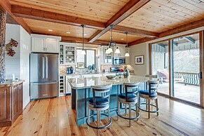 Mountain-view Georgia Cabin w/ 2 Decks