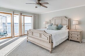 Lakefront Mt Gilead Home w/ Large Dock & Decks!