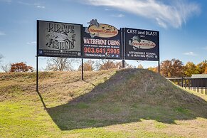 Grill & Dock Access: Waterfront Kerens Cabin
