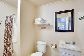 Grill & Dock Access: Waterfront Kerens Cabin