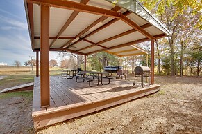 Grill & Dock Access: Waterfront Kerens Cabin