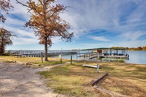 Reservoir Access: Pet-friendly Kerens Cabin!