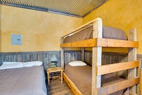 Reservoir Access: Pet-friendly Kerens Cabin!