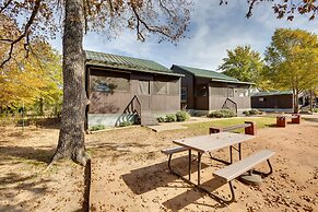 Reservoir Access: Pet-friendly Kerens Cabin!