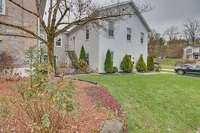 Historic Loveland Apt: Walk to Little Miami River!