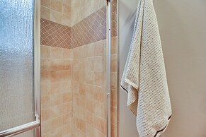 Historic Loveland Apt: Walk to Little Miami River!