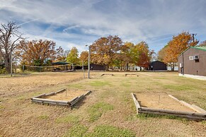 On-site Boat Ramp: Pet-friendly Kerens Studio!