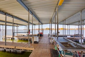 On-site Boat Ramp: Pet-friendly Kerens Studio!