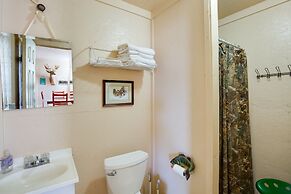 On-site Boat Ramp: Pet-friendly Kerens Studio!