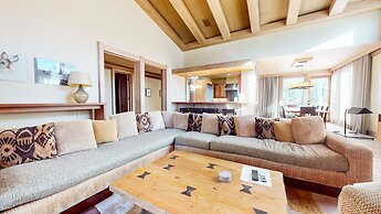 Obsidian #1 4 Bedroom Home by RedAwning