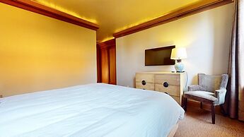 Obsidian #1 4 Bedroom Home by RedAwning