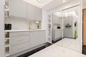 Glamour Studio by Renters Prestige