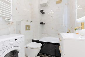 Glamour Studio by Renters Prestige