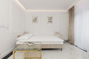 Glamour Studio by Renters Prestige