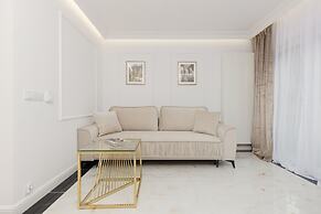 Glamour Studio by Renters Prestige