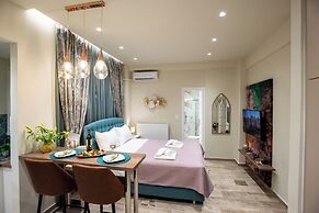 Romantic Studio under Acropolis