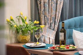 Romantic Studio under Acropolis