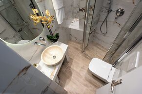 Romantic Studio under Acropolis