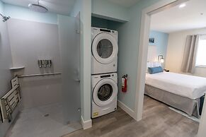 Sugarloaf Key Hotel at KOA Resort