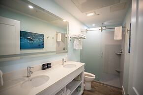 Sugarloaf Key Hotel at KOA Resort