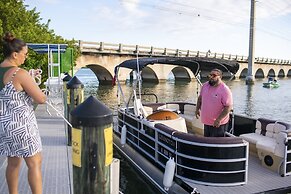 Sugarloaf Key Hotel at KOA Resort