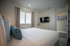 Sugarloaf Key Hotel at KOA Resort