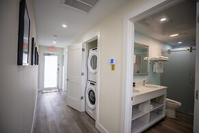 Sugarloaf Key Hotel at KOA Resort