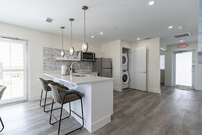 Sugarloaf Key Hotel at KOA Resort