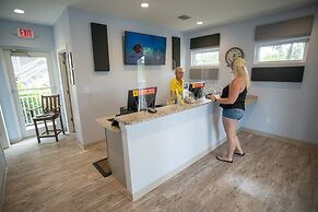 Sugarloaf Key Hotel at KOA Resort